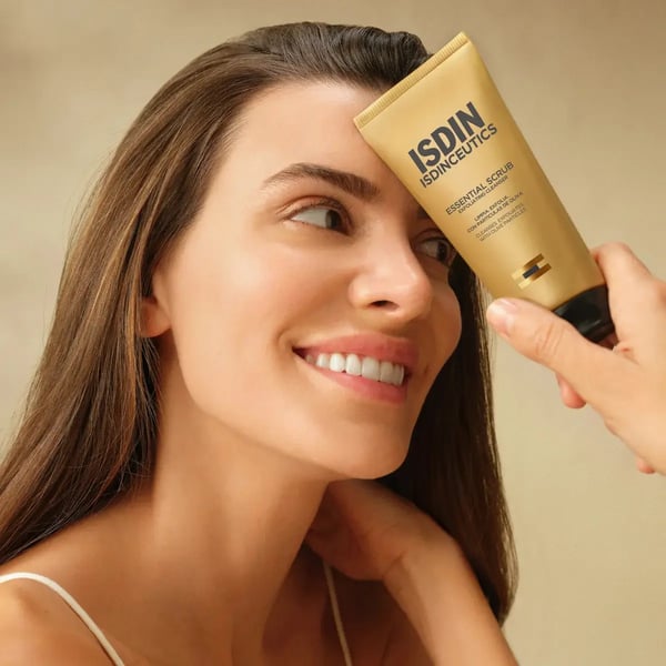 pt-4320-th-isdinceuticsessentialscrub100g-hover-1.webp